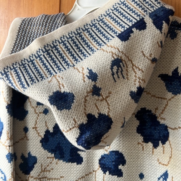 New-Handmade Sweater - Picture 3 of 7
